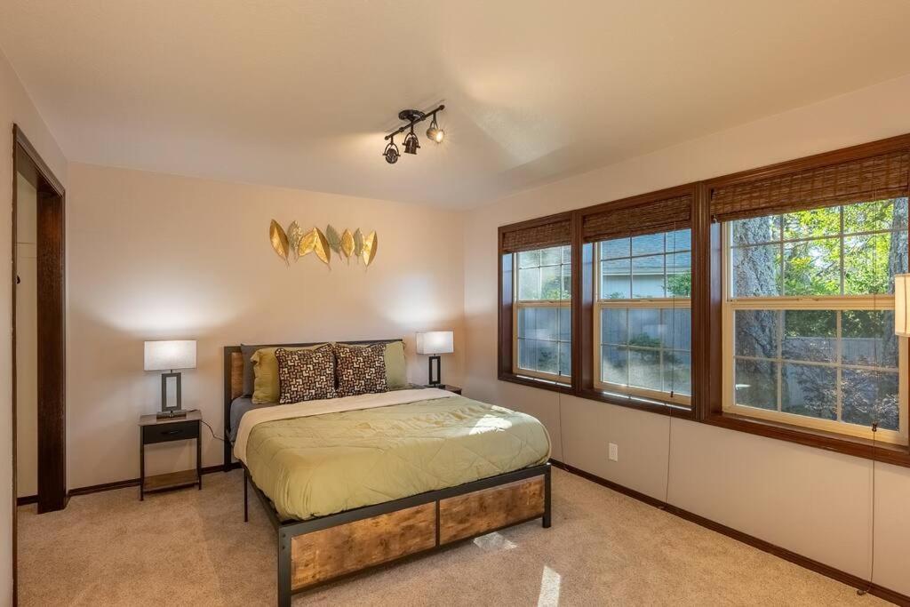 Comfy 4B/2B Home Near Dunes & Ocean! Pet Friendly! Флорънс Екстериор снимка